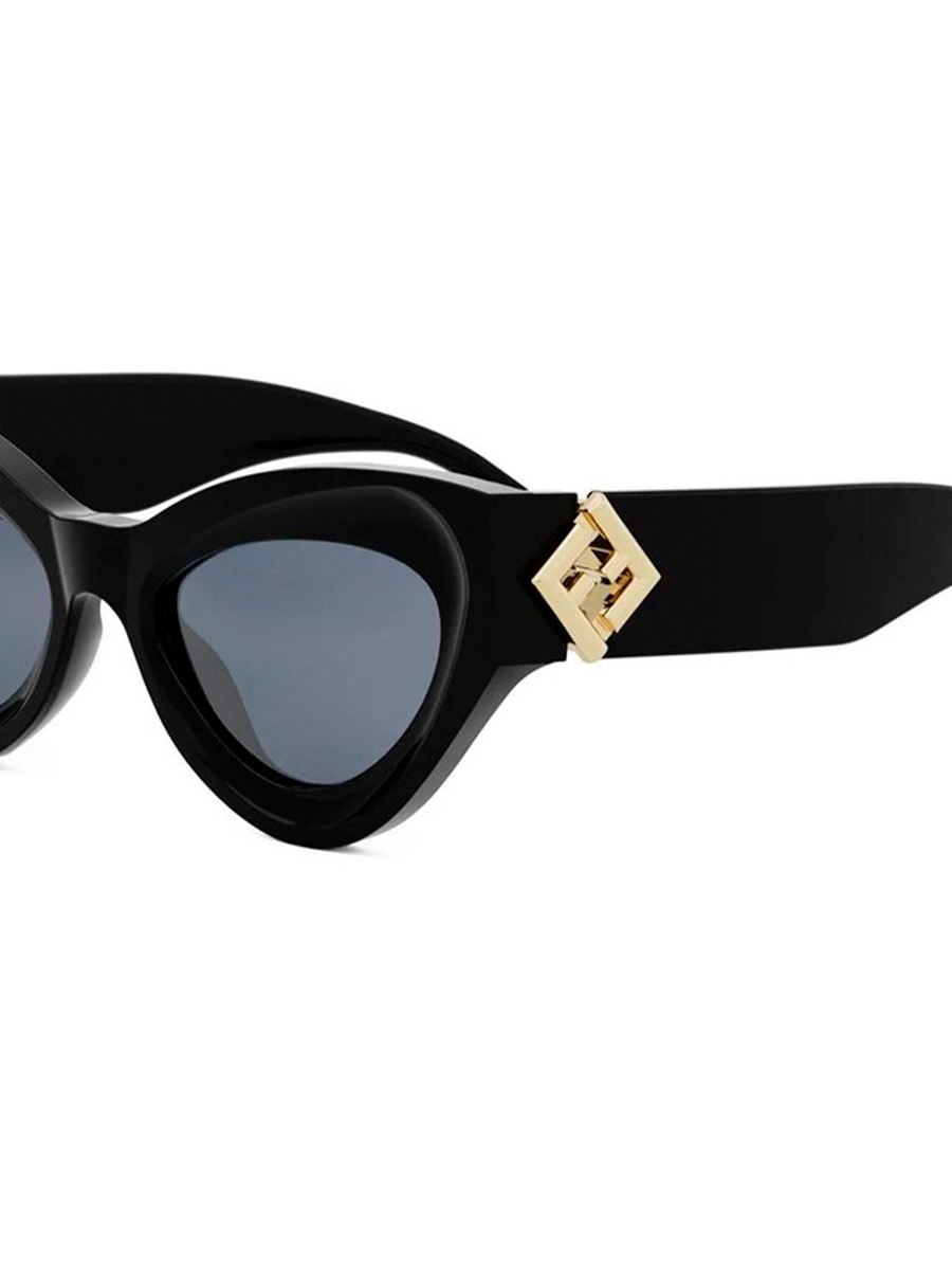 Очки солнцезащитные